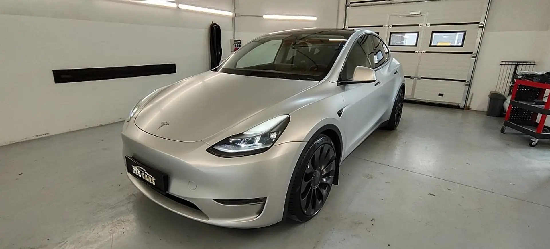 Tesla Model Y Performance AWD Blanc - 1