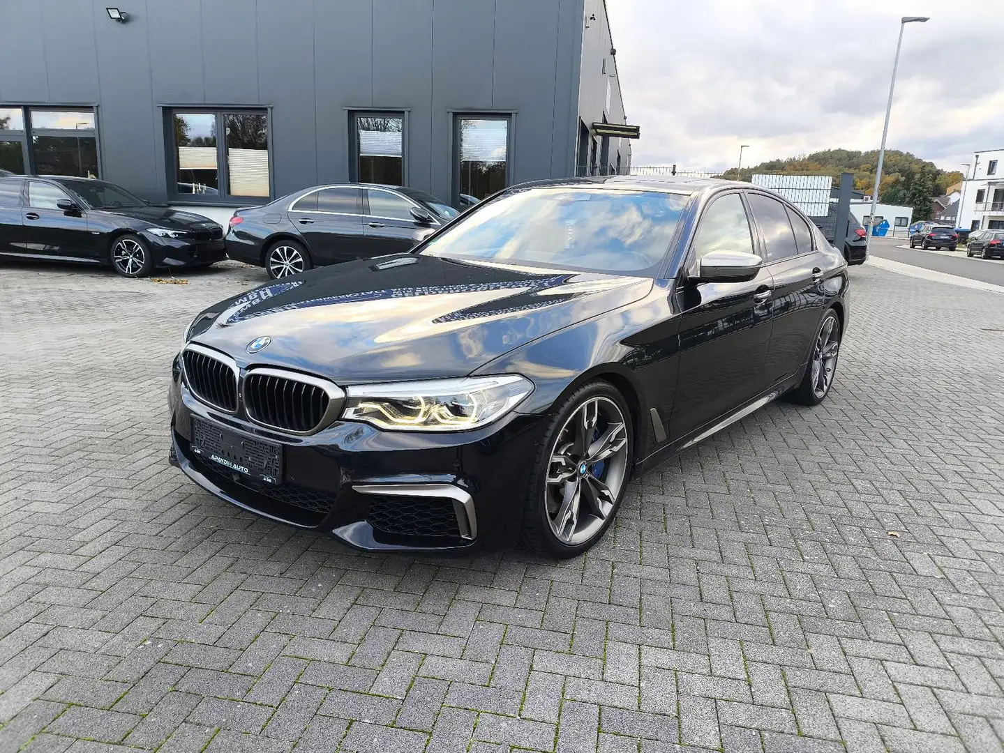 BMW 550 i xDrive,LEDER,KLIMA,SITZHEIZUNG Schwarz - 1