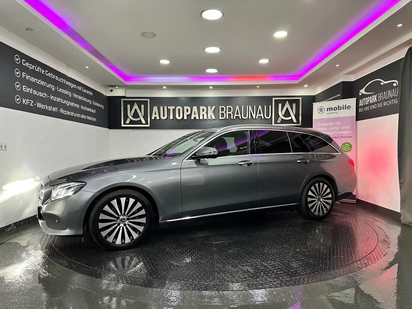 Mercedes-Benz E 220 d Avantgarde *43.000KM*LED*360* Grau - 2