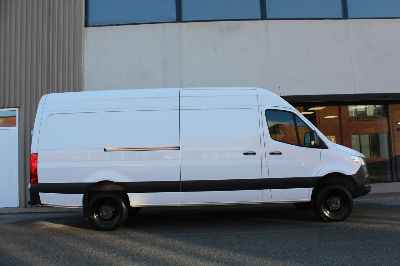 Mercedes-Benz Sprinter снимка Mercedes-Benz Sprinter