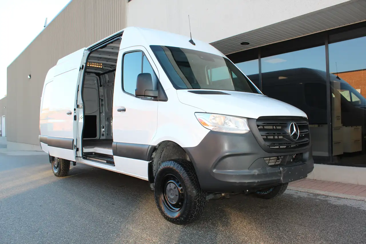 Mercedes-Benz Sprinter снимка Mercedes-Benz Sprinter