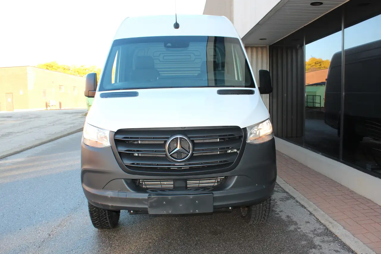 Mercedes-Benz Sprinter снимка Mercedes-Benz Sprinter