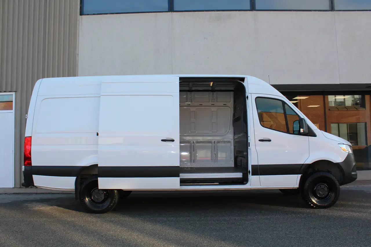 Mercedes-Benz Sprinter снимка Mercedes-Benz Sprinter