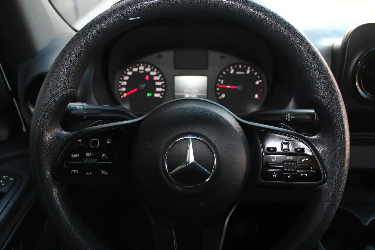 Mercedes-Benz Sprinter снимка Mercedes-Benz Sprinter