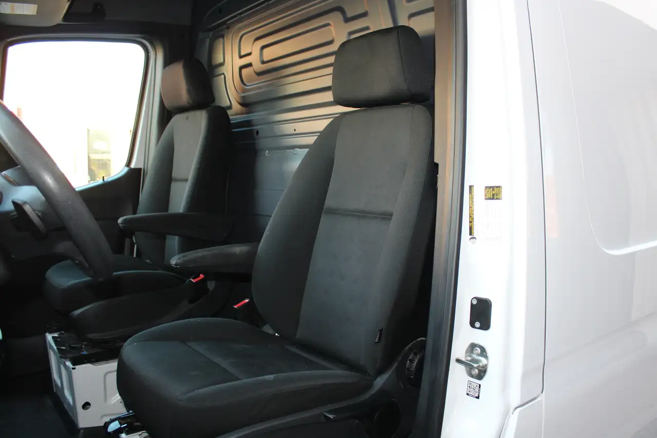 Mercedes-Benz Sprinter снимка Mercedes-Benz Sprinter