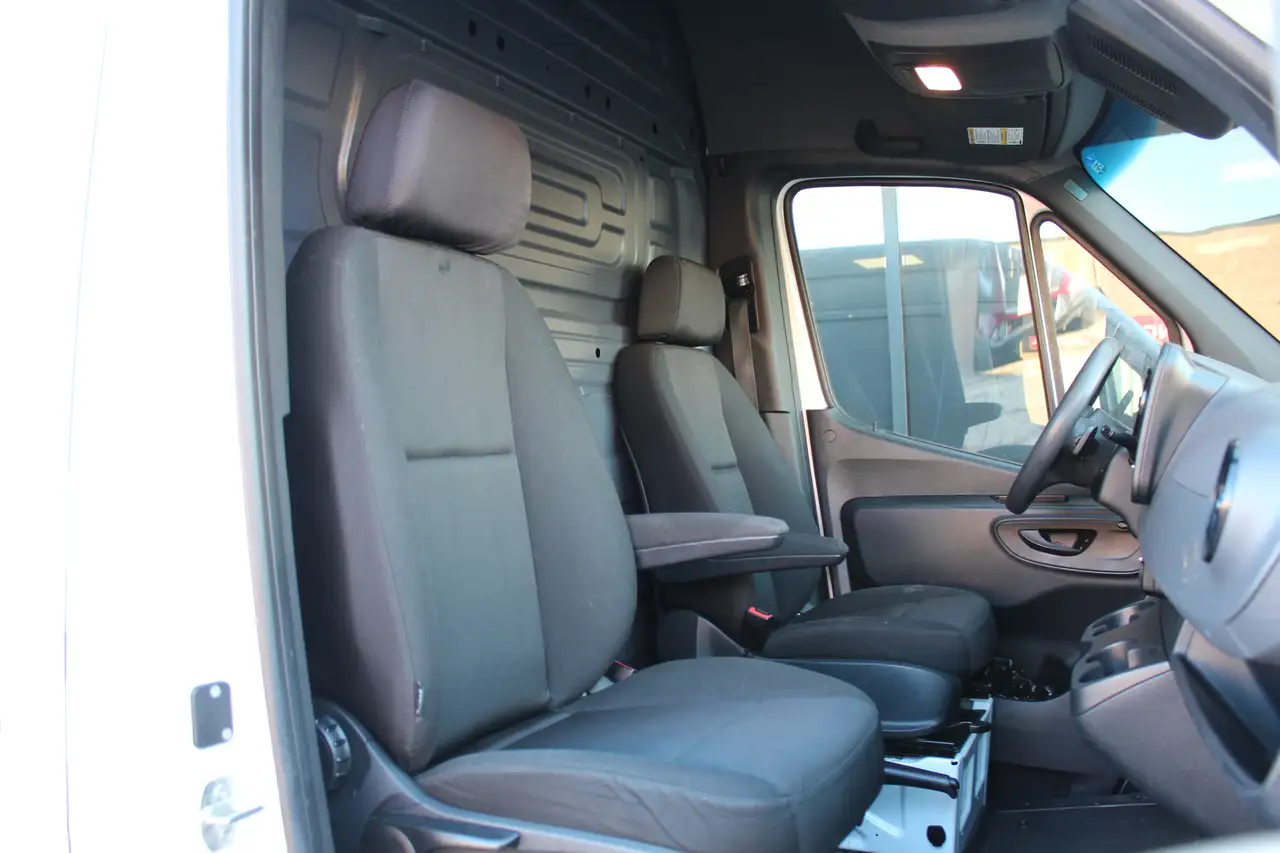 Mercedes-Benz Sprinter снимка Mercedes-Benz Sprinter