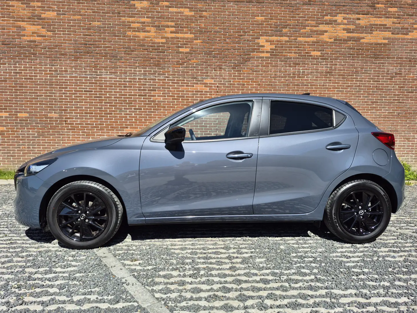 Mazda 2 1.5 e-SkyActiv-G 90 Homura Grijs - 2