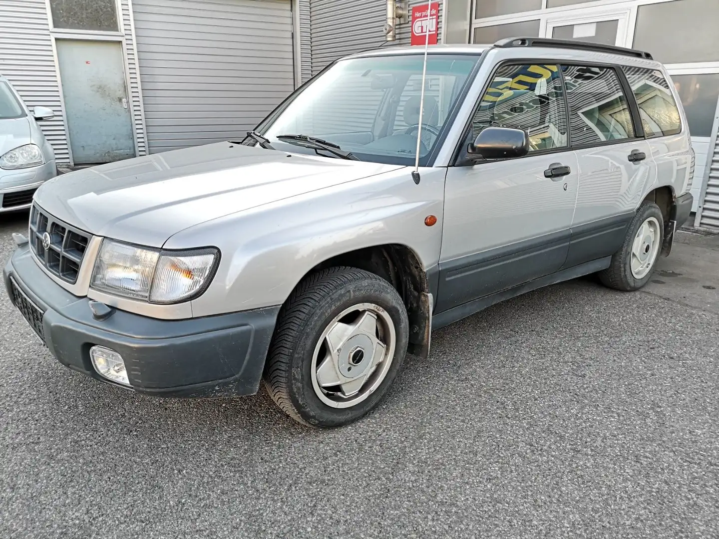Subaru Forester 2.0 GX 4x4 Automatik Klima Pano-Dach Šedá - 1