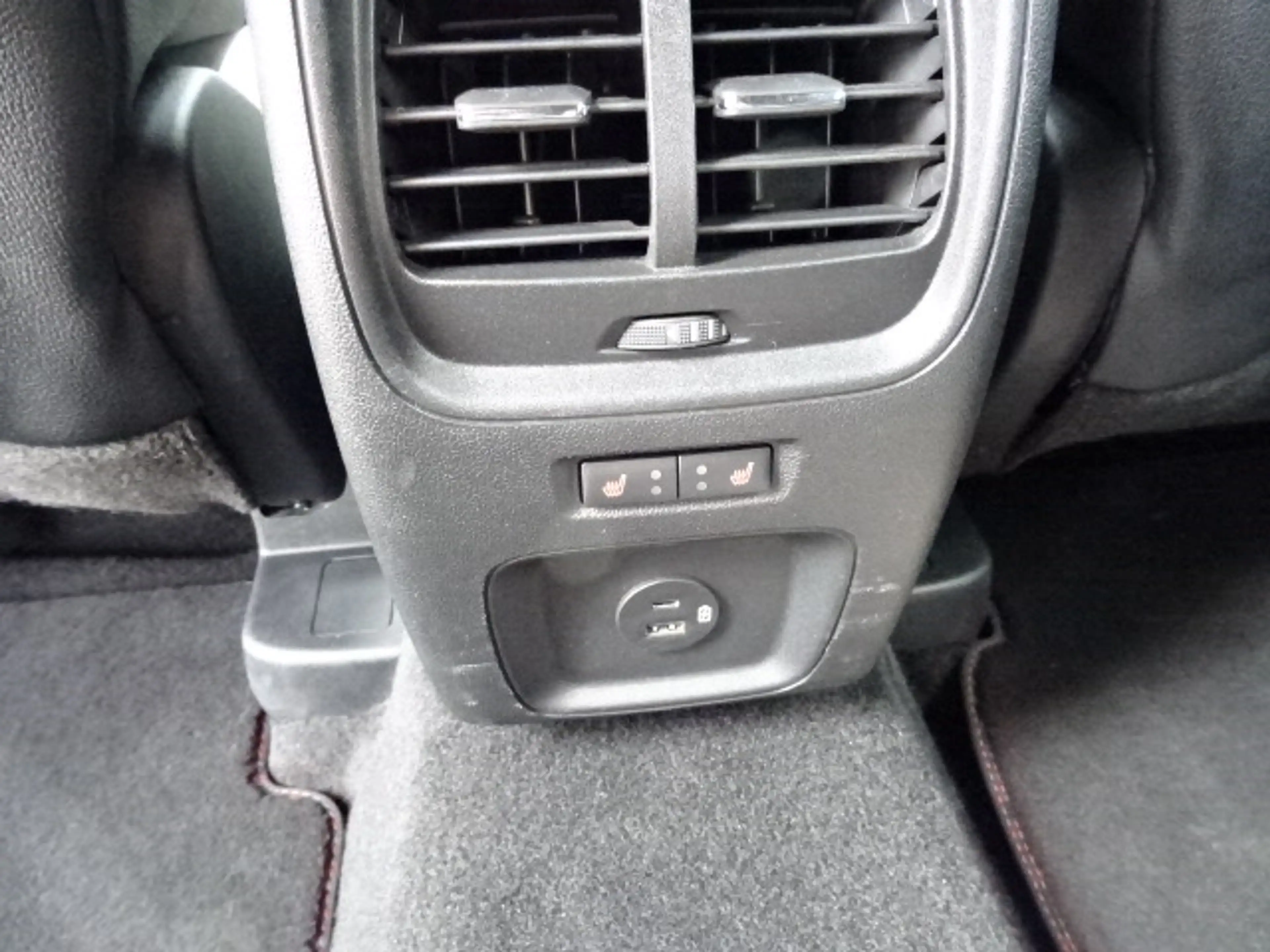 Ford Kuga 1.5 Ecoboost ST-Line X +HUD+LED — photo 9