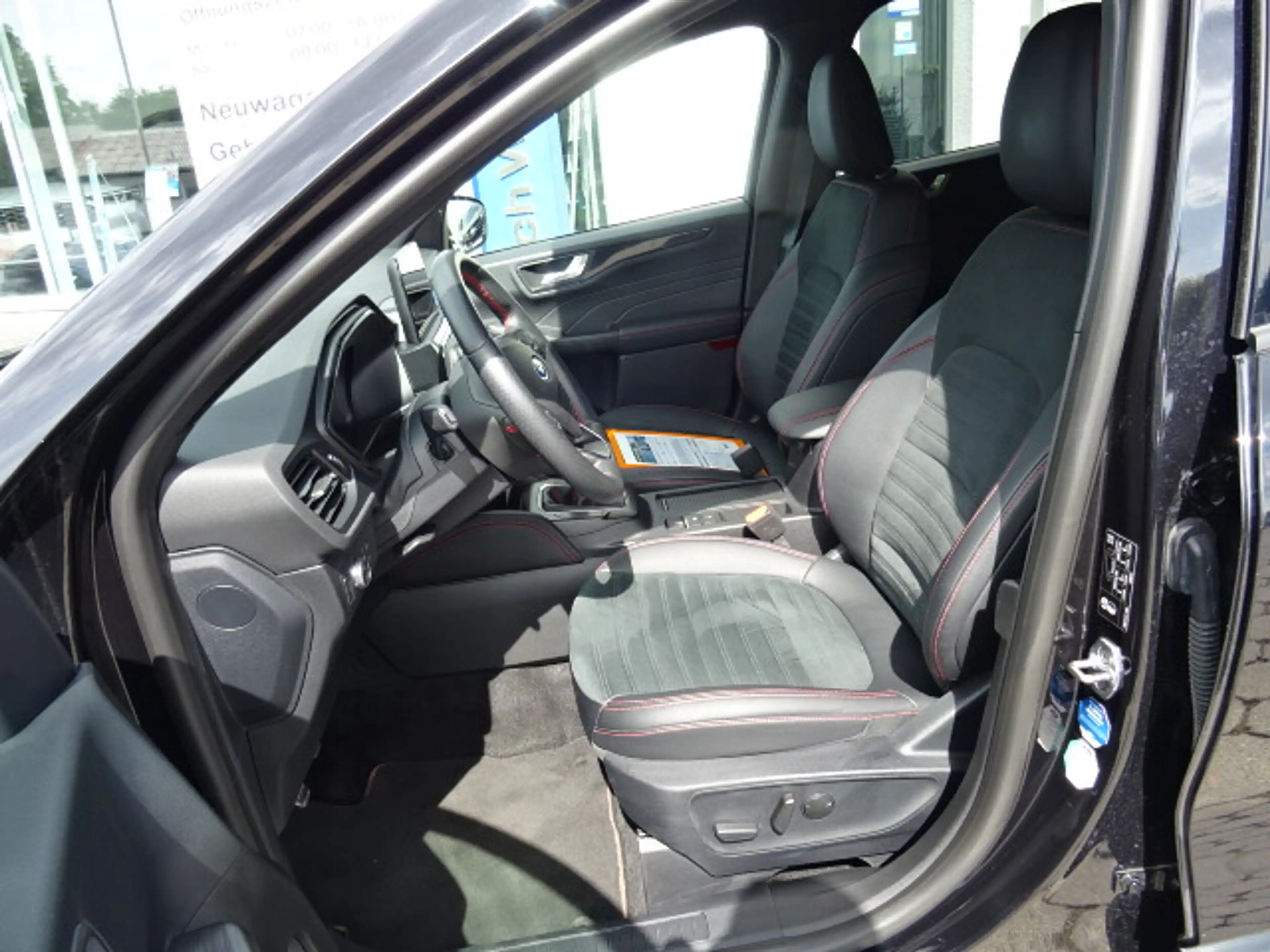 Ford Kuga 1.5 Ecoboost ST-Line X +HUD+LED — photo 6