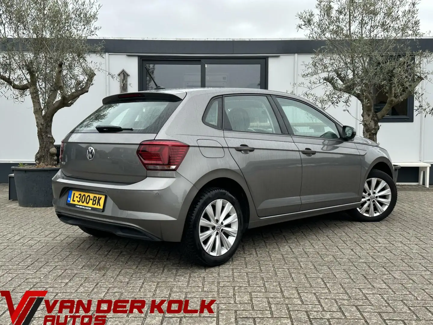 Volkswagen Polo 1.0 TSI Comfortline Automaat Carplay Climate LED N Grijs - 2