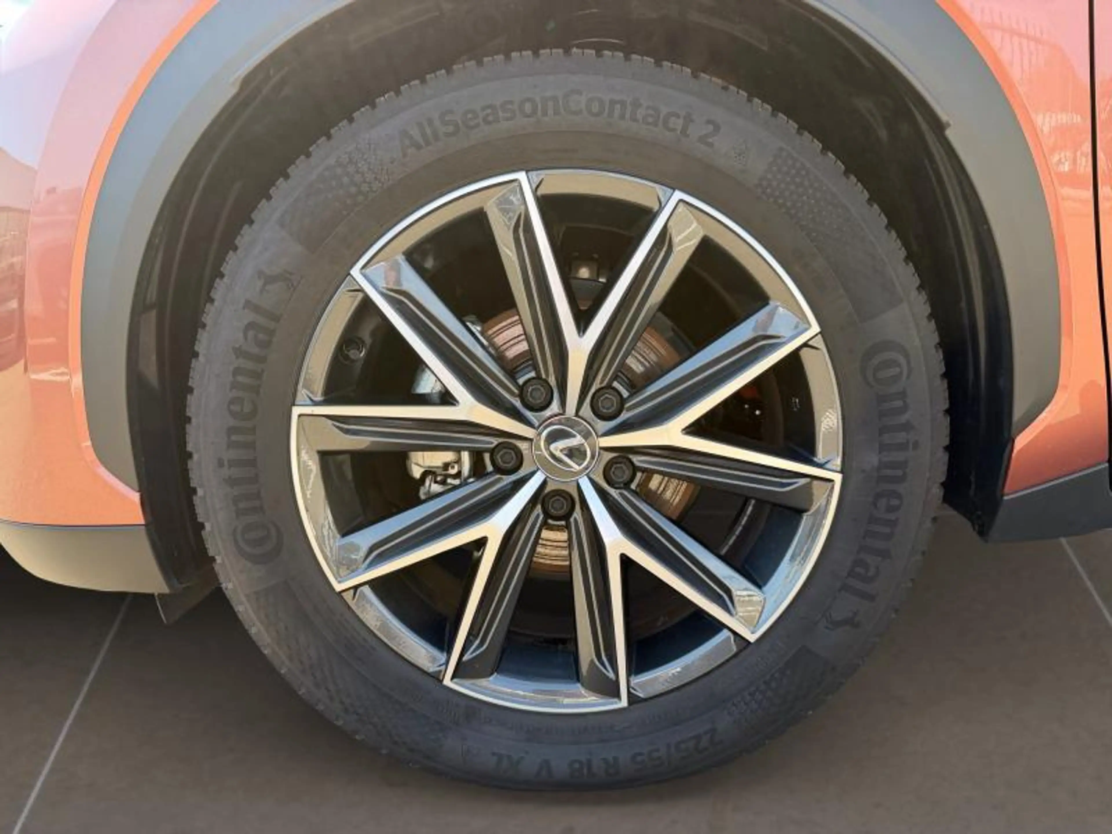 Lexus LBX Cool — photo 2