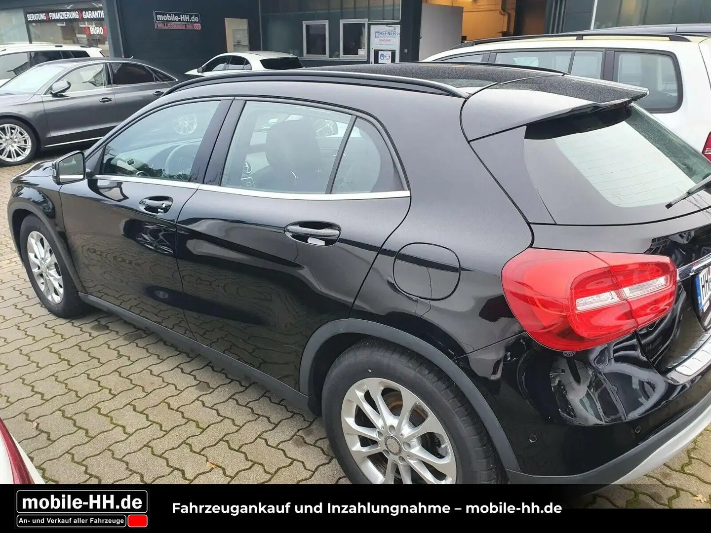 Mercedes-Benz GLA 180 *LEDER*BI-XENON*NAVI*PDC*STYLE* Schwarz - 2