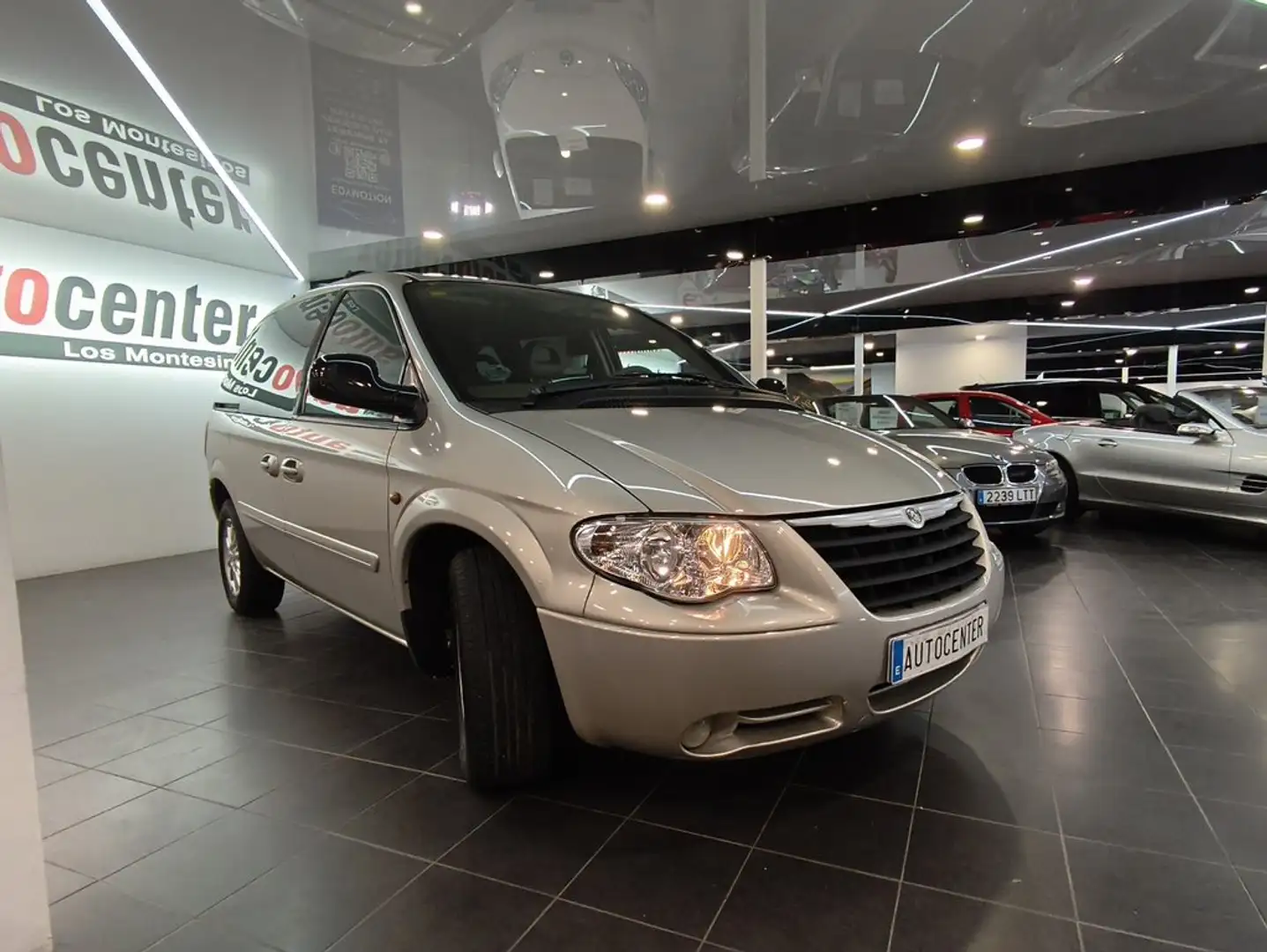 Chrysler Voyager 2.8CRD LX Aut. Beige - 2