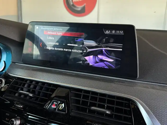 BMW 5 Series view 10