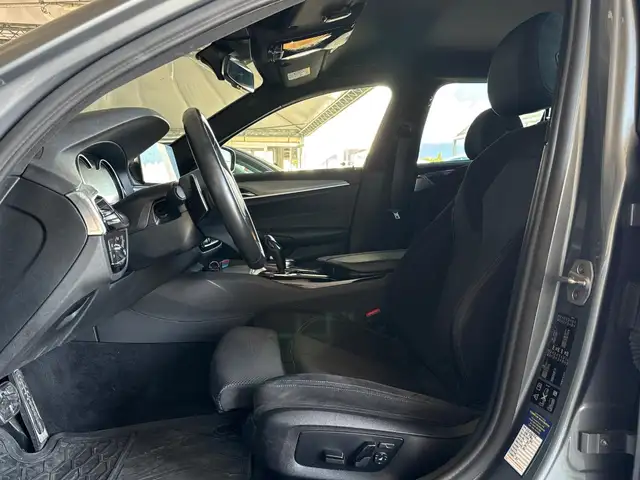 BMW 5 Series view 6