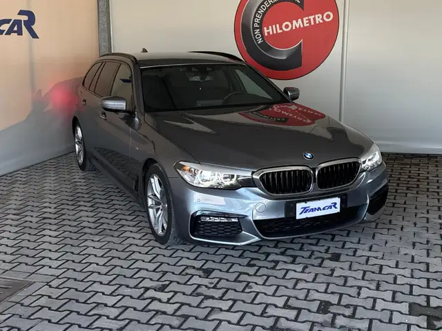 BMW 5 Series view 13