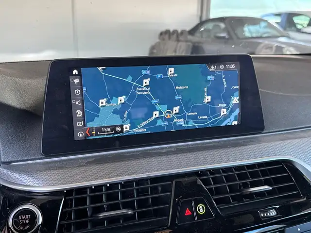 BMW 5 Series view 11