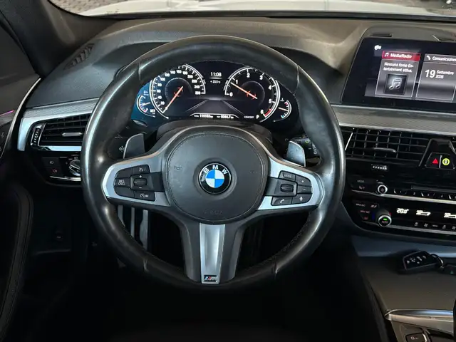 BMW 5 Series view 9