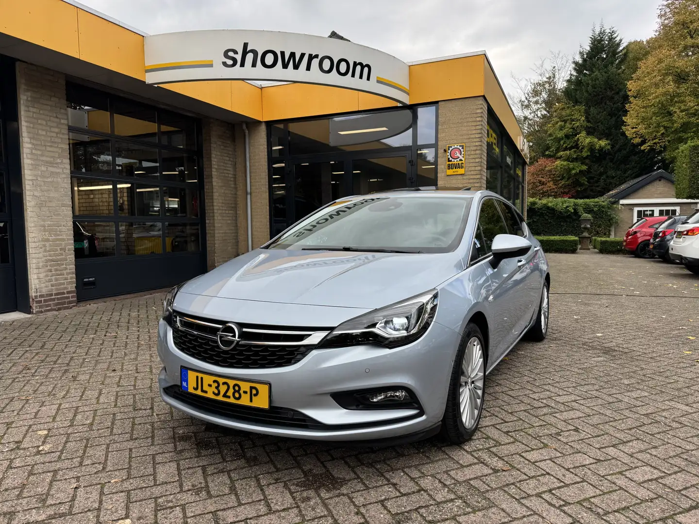 Opel Astra 1.4 Turbo 150PK Innovation Automaat Schuifdak Navi Grau - 1
