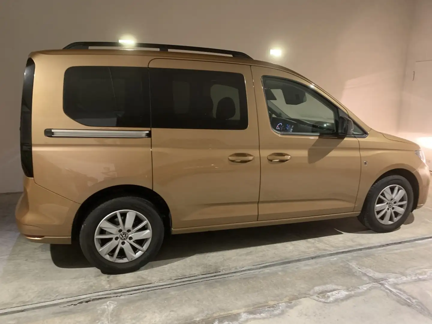 Volkswagen Caddy 2.0TDI Outdoor 102 Beige - 2