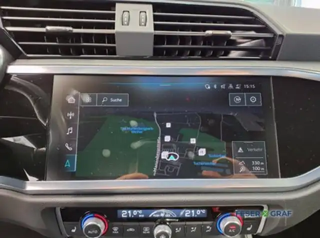 Audi Q3 view 8