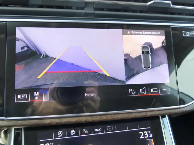 Audi Q8 view 13