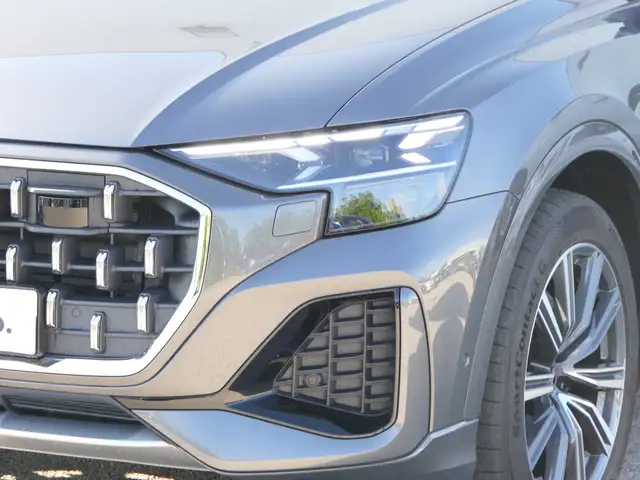 Audi Q8 view 2