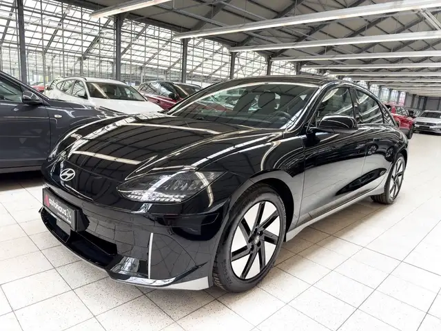 Hyundai Ioniq 6 view 3
