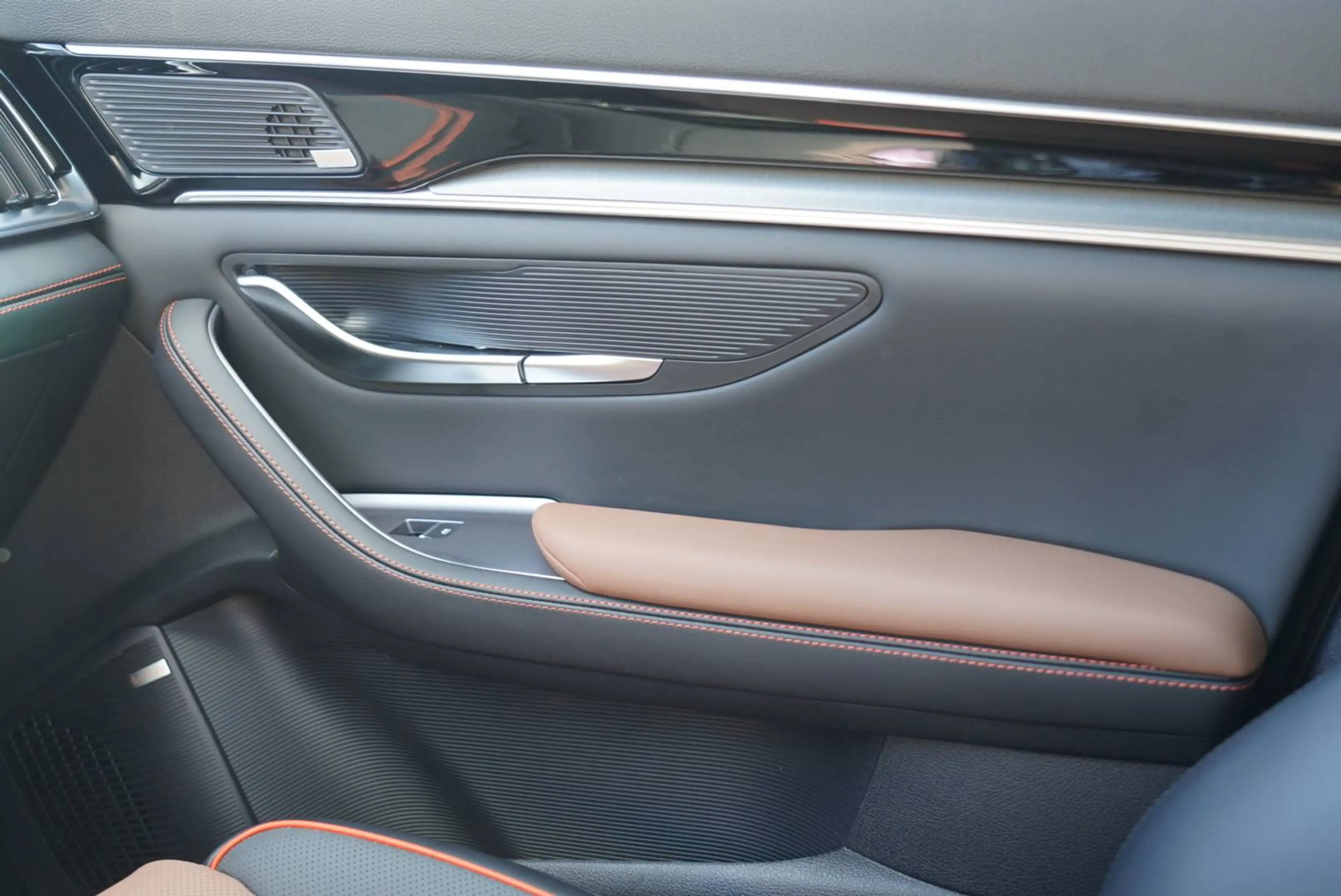 BYD Seal U DM-i Boost 1.5 PHEV (160 kw)**Nieuwe wagen! — photo 12