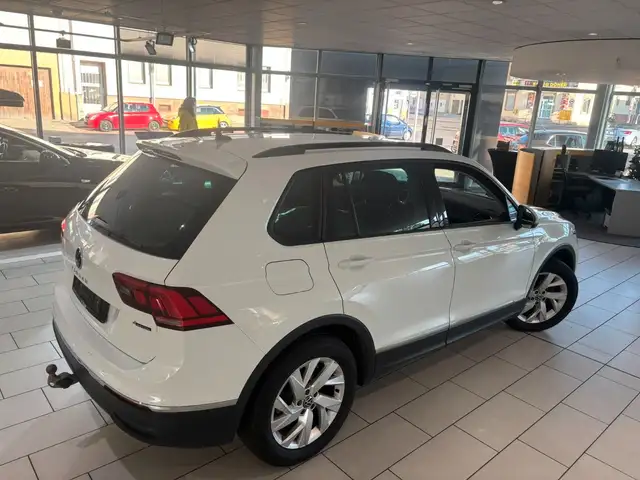 Volkswagen Tiguan view 9