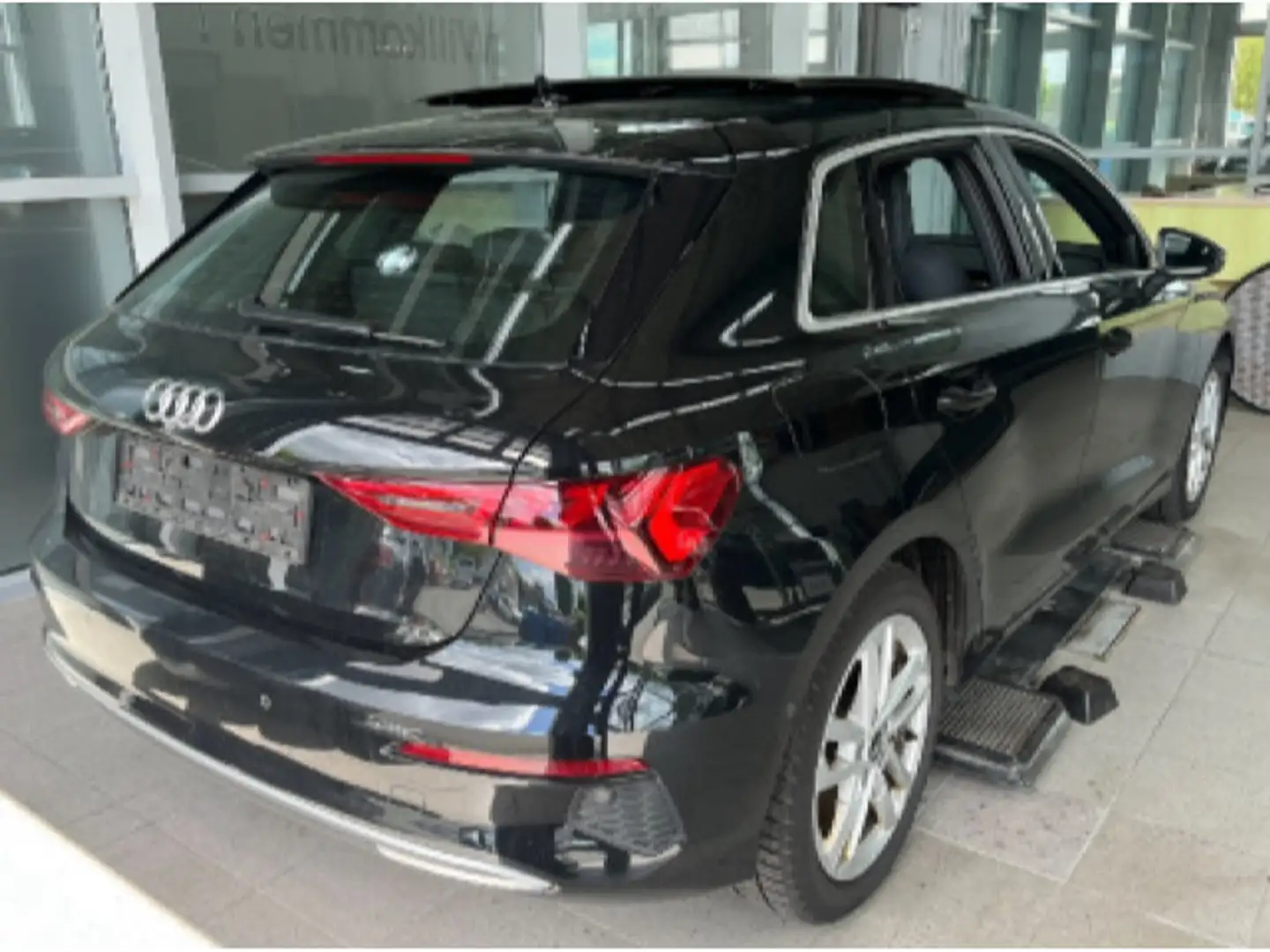 Audi A3 nza 35 TFSI advanced S-Line Matrix Schwarz - 2