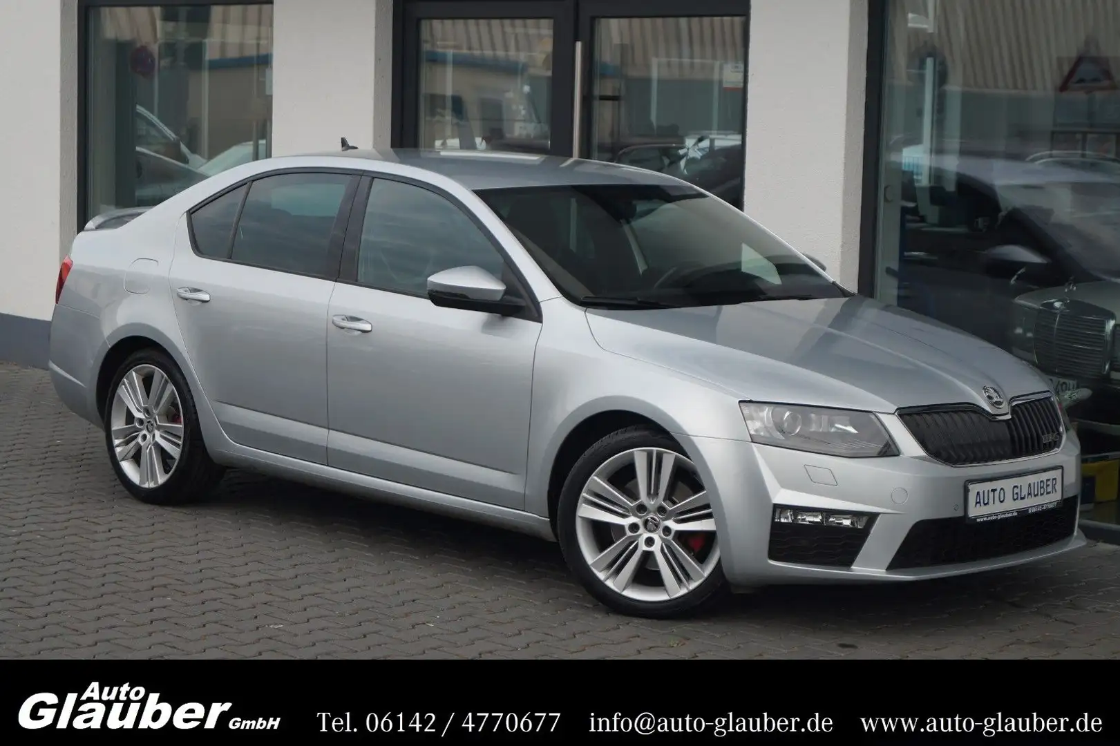 Skoda Octavia RS 2.0 TDI Limousine/Xenon/PDC/1.Hand Silber - 1