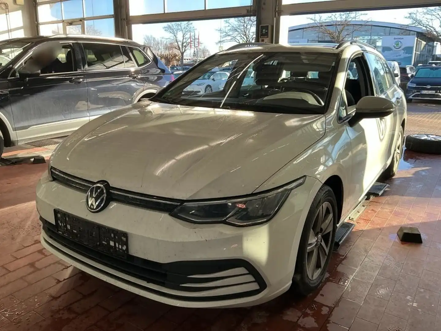 Volkswagen Golf Variant Life 1,0 TSI OPF Weiß - 2