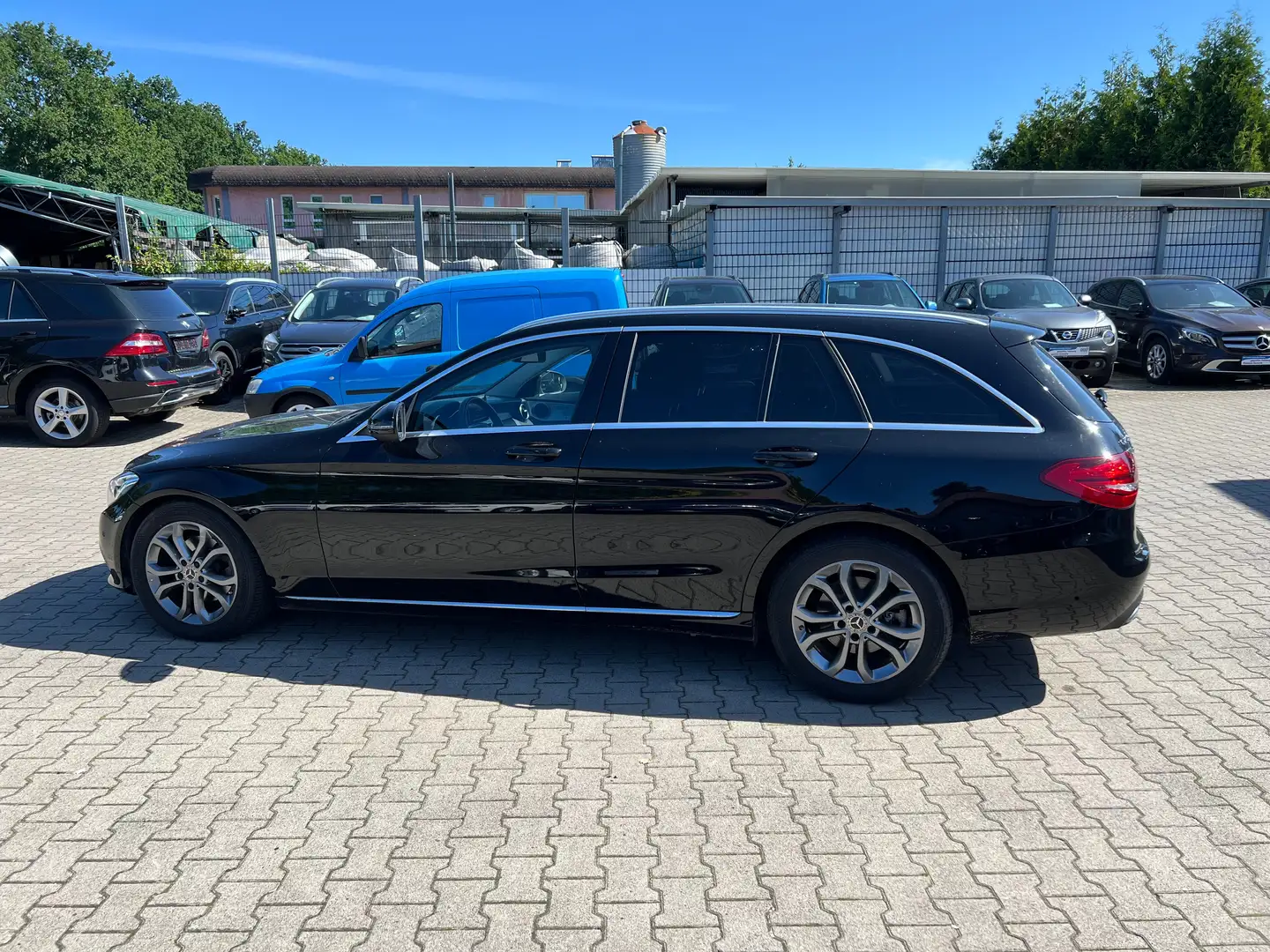 Mercedes-Benz C 200 d T Automatik "Avantgarde" 9G-Tronic Plus *SHZ Noir - 2
