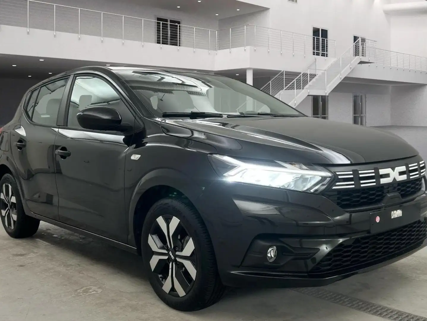 Dacia Sandero Expression SHZ Navi Kamera Schwarz - 2