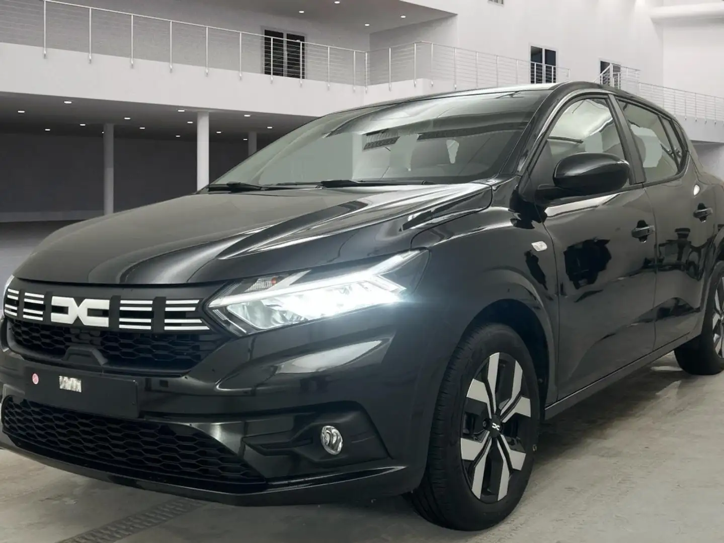 Dacia Sandero Expression SHZ Navi Kamera Schwarz - 1