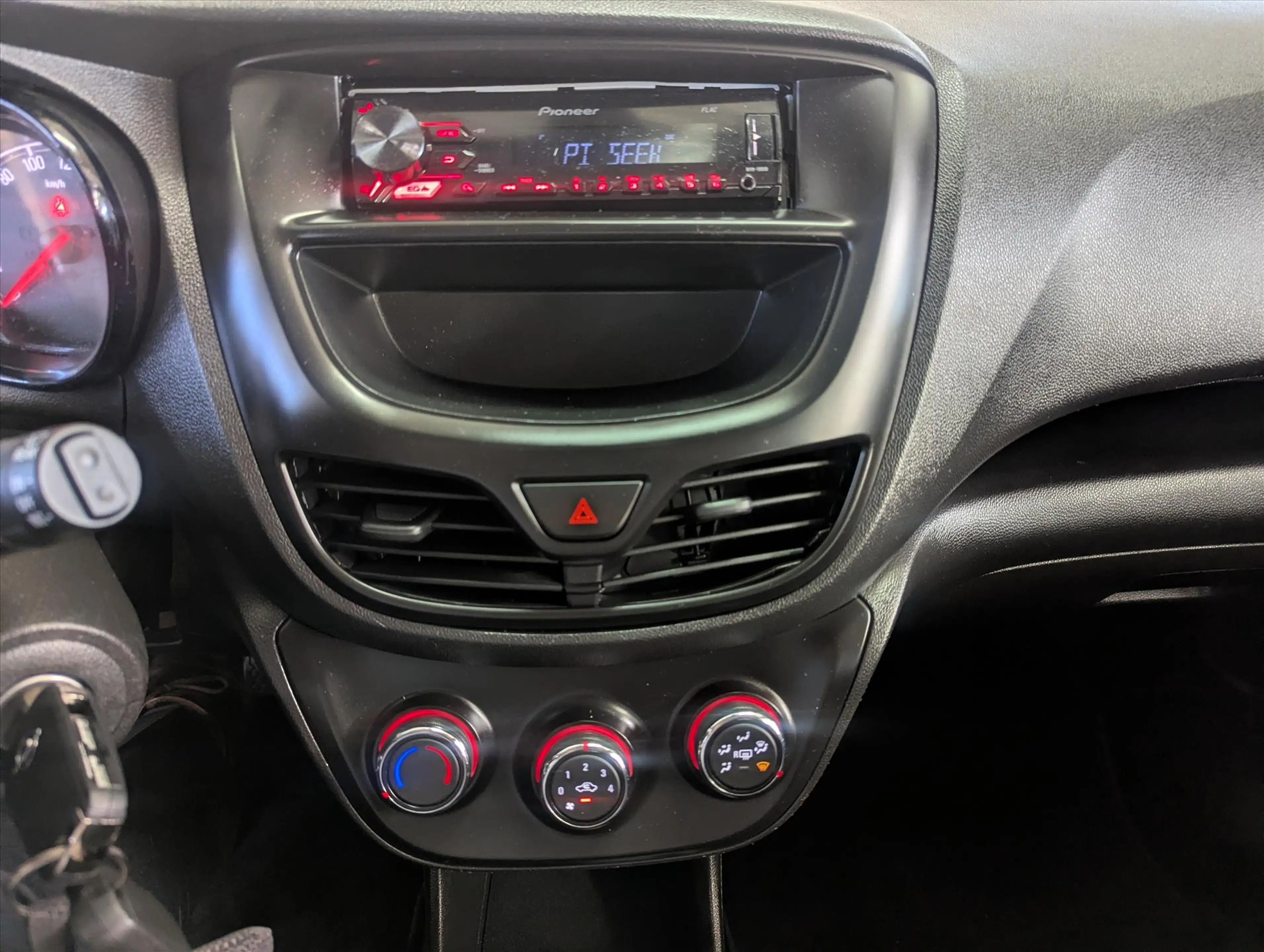 Opel Karl 1.0 ecoFLEX 75pk Selection — photo 7