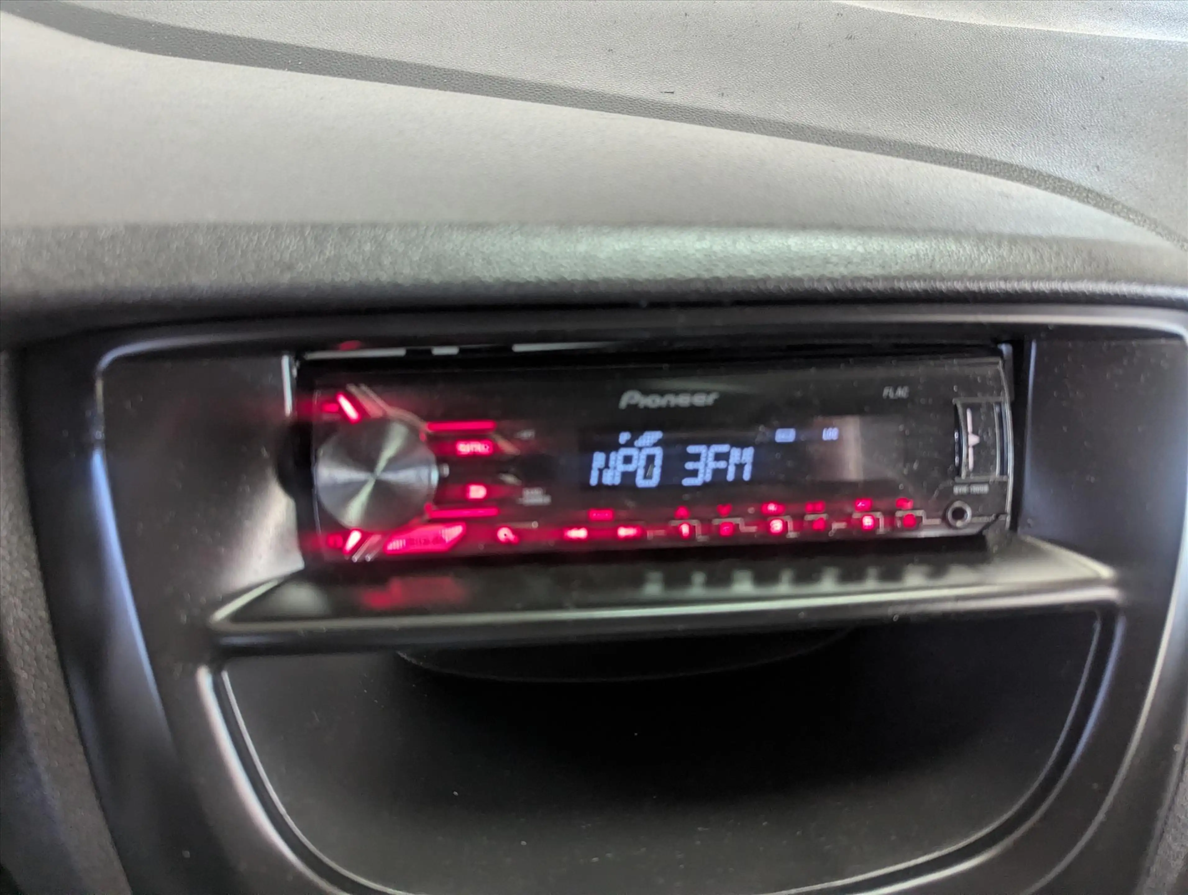 Opel Karl 1.0 ecoFLEX 75pk Selection — photo 9