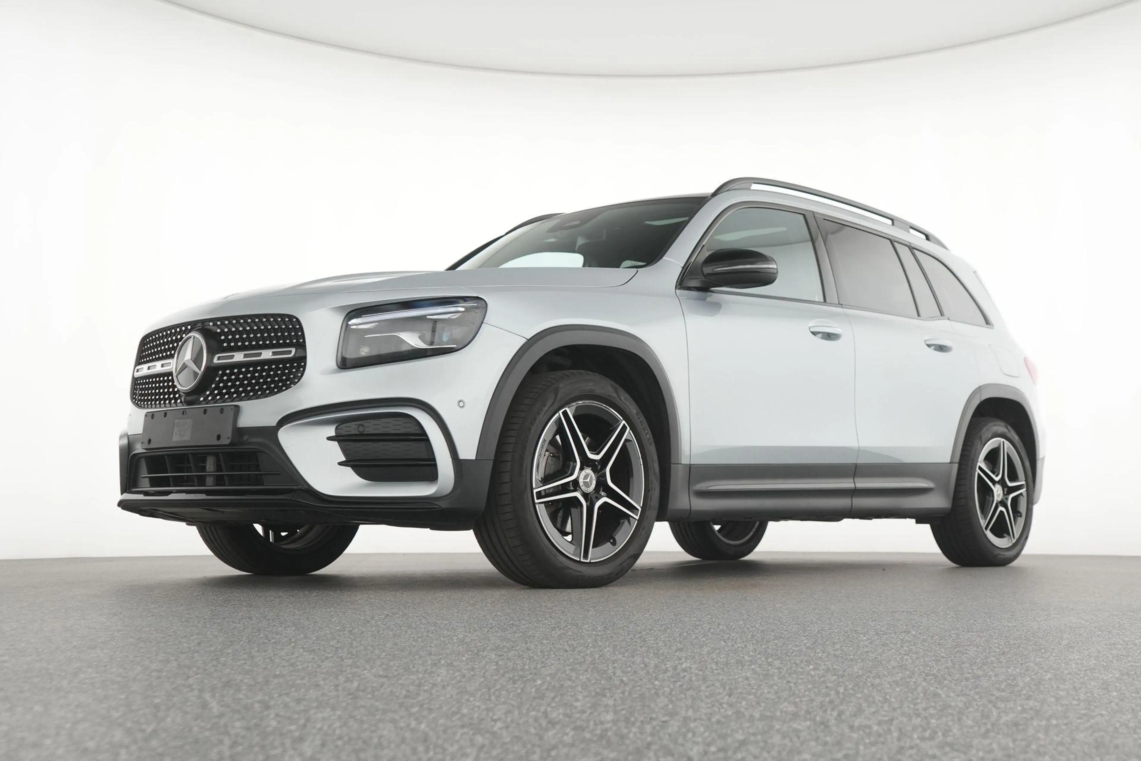 Mercedes-Benz GLB 180 AMG Line 7PLACES — photo 10