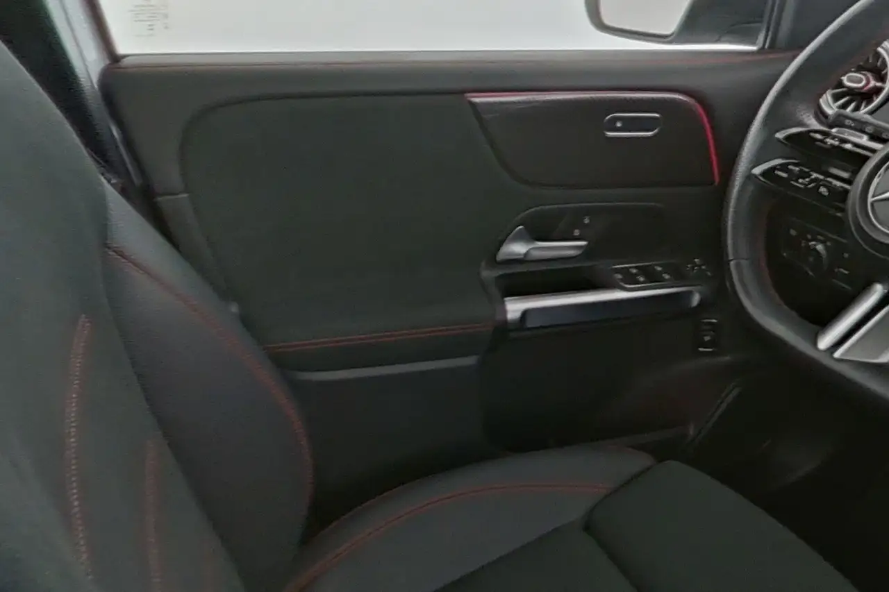 Mercedes-Benz GLB AMG Line 7PLACES, миниатюра 16