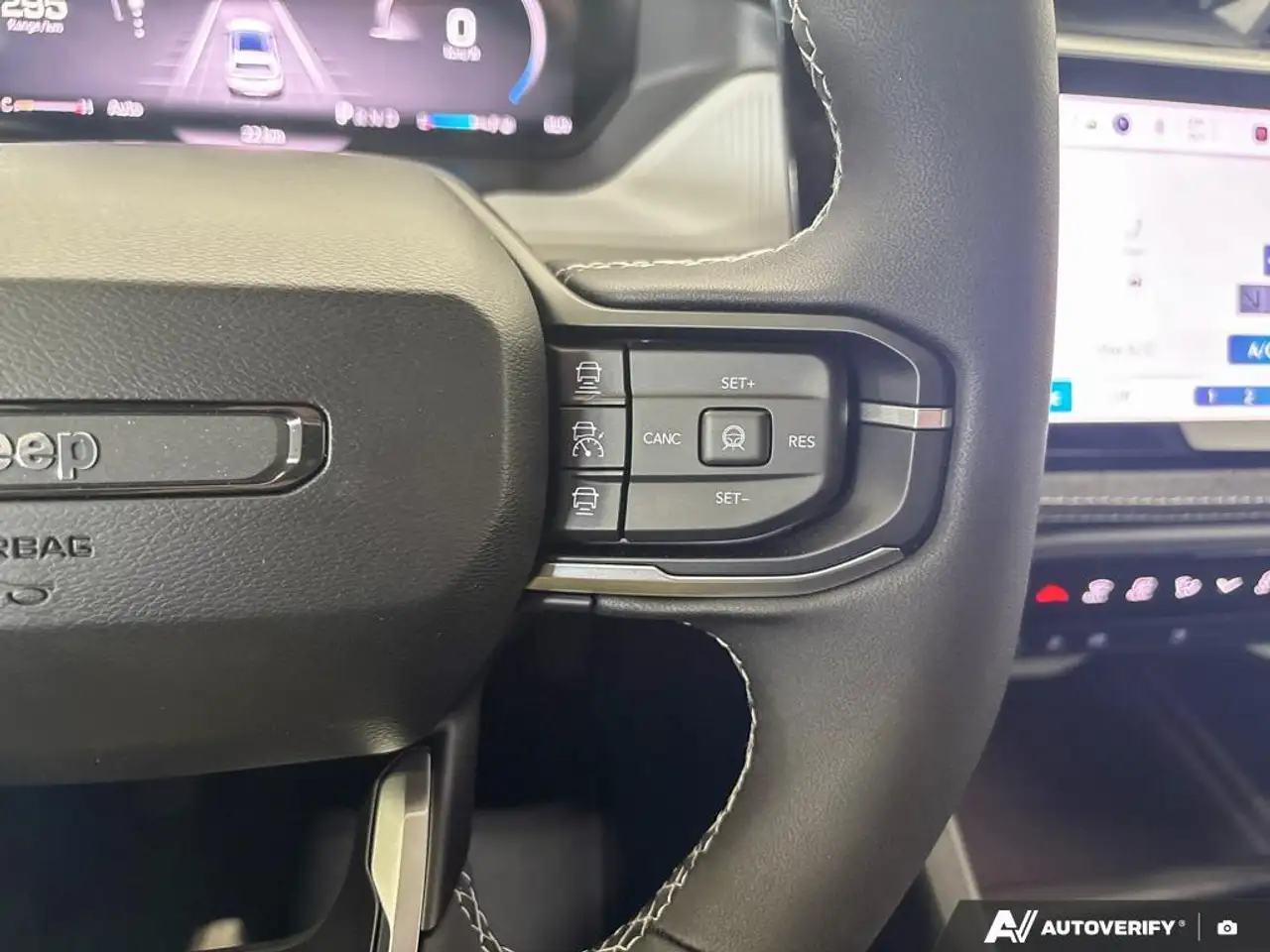 Jeep Cherokee снимка Jeep Cherokee