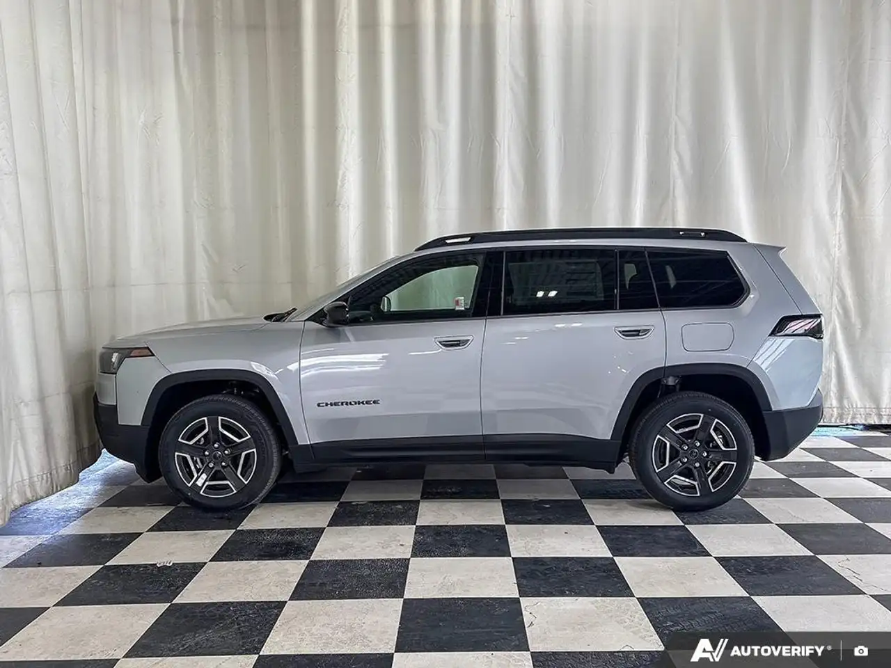 Jeep Cherokee снимка Jeep Cherokee