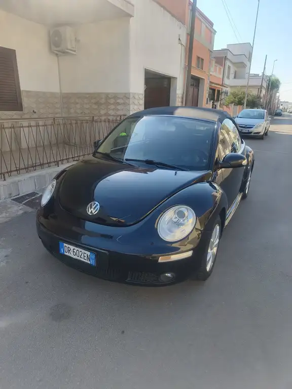 Volkswagen New Beetle 2008 из Европы — купить под ключ