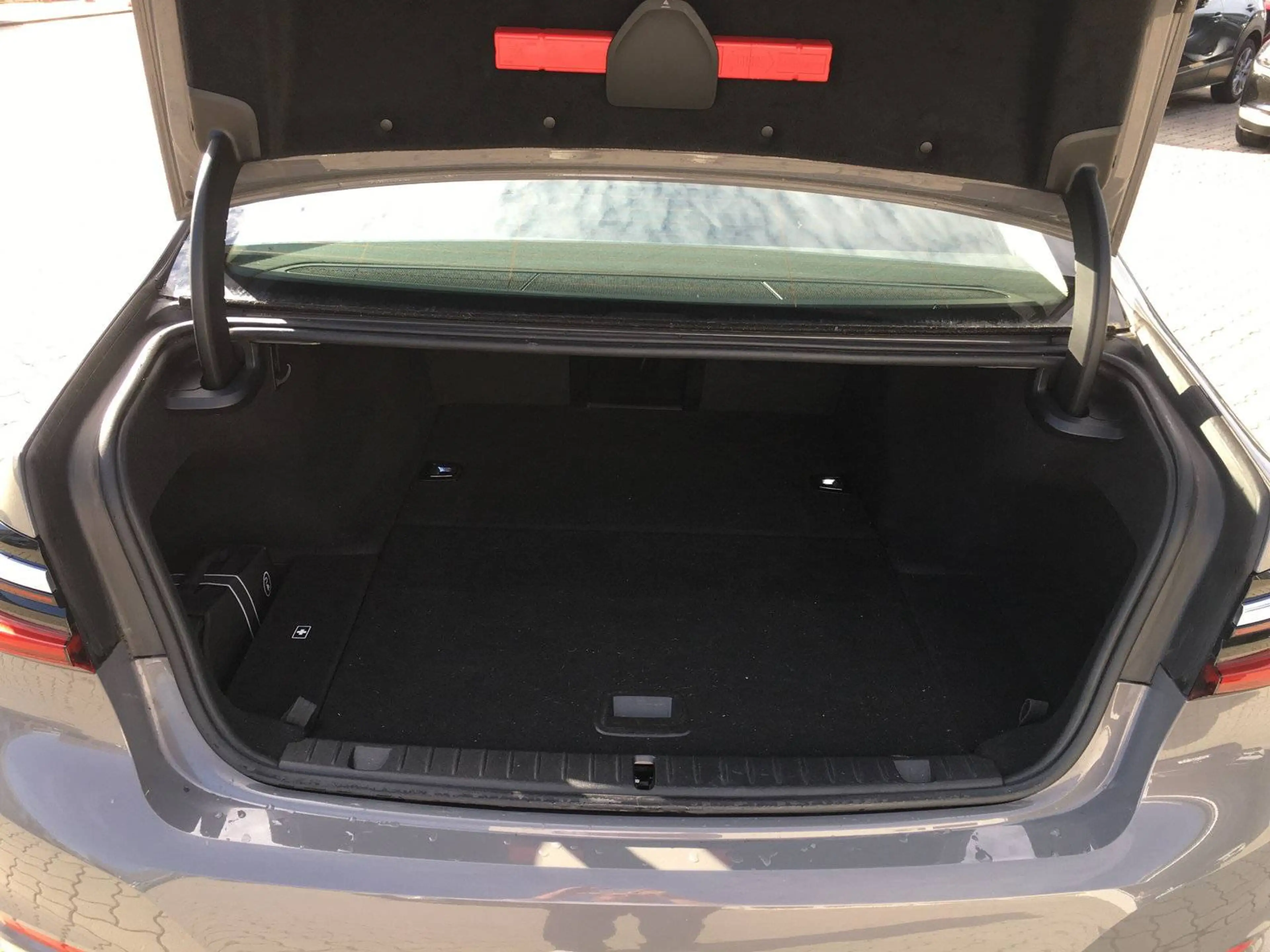 BMW 745 745e-LASERLIGHT-CONNECTED-PRO-ASSISTANT-PRO — photo 8
