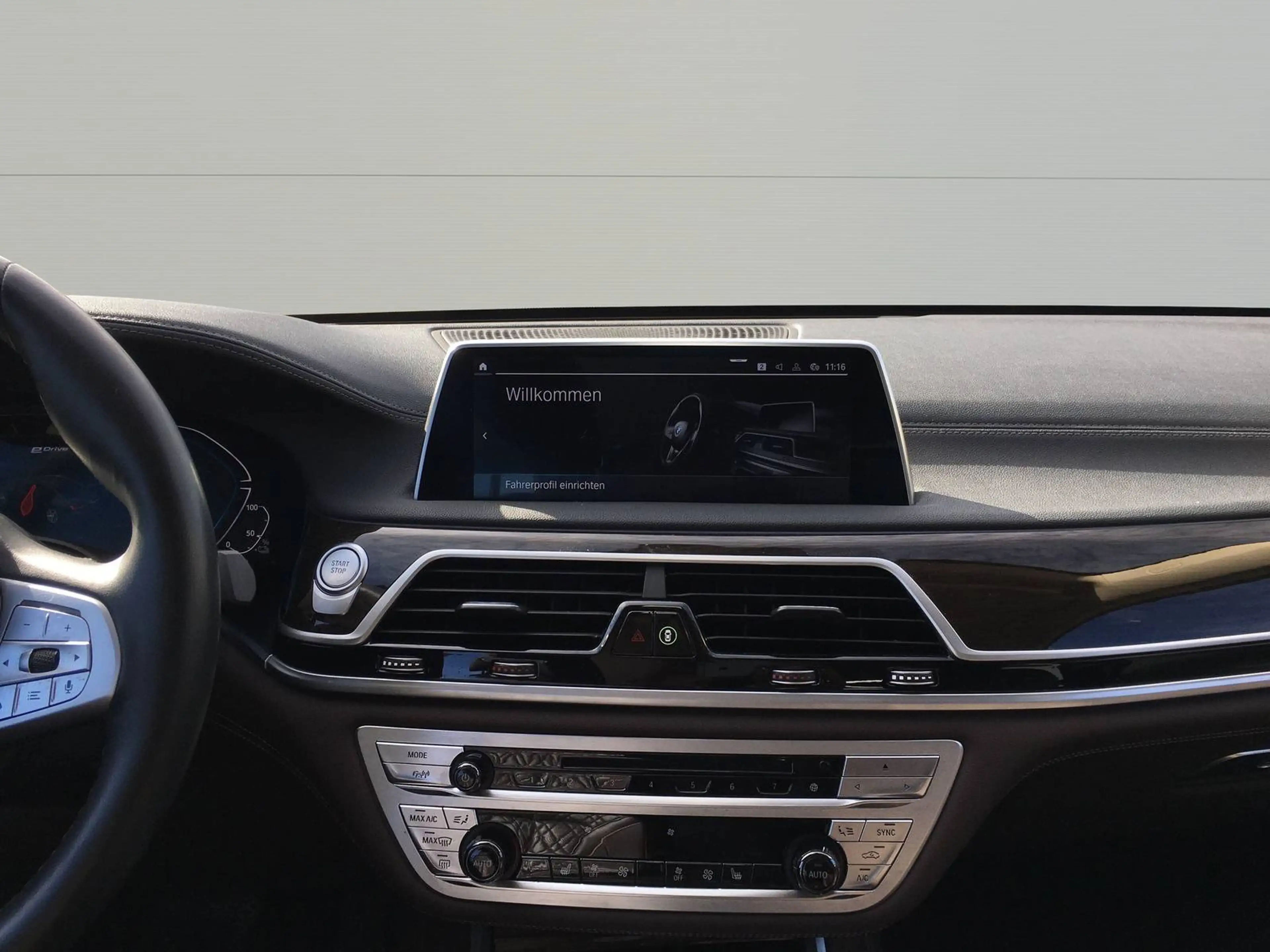BMW 745 745e-LASERLIGHT-CONNECTED-PRO-ASSISTANT-PRO — photo 13