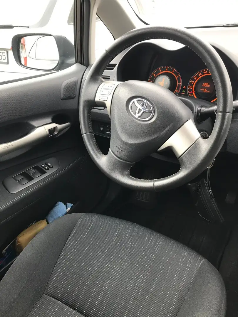 Toyota Auris Auris  5-Türer 1.33 VVT-i - 2