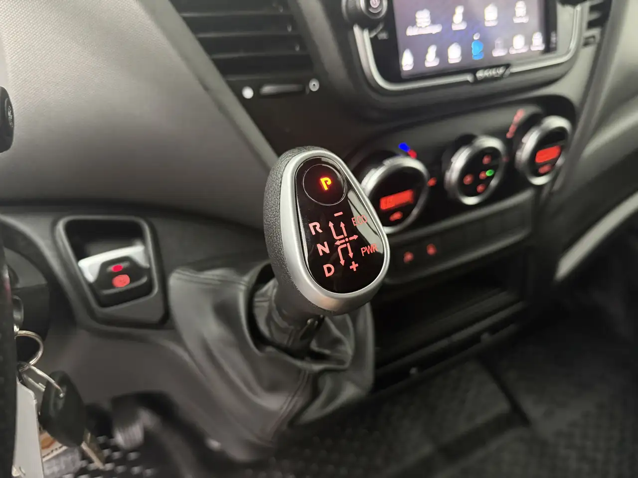 Iveco Daily 2022 — фото 16