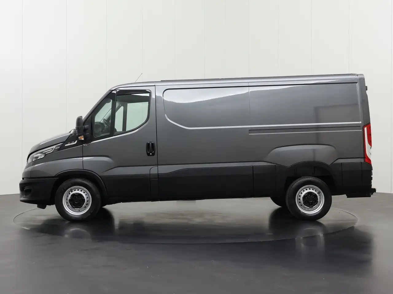 Iveco Daily 2022 — фото 12