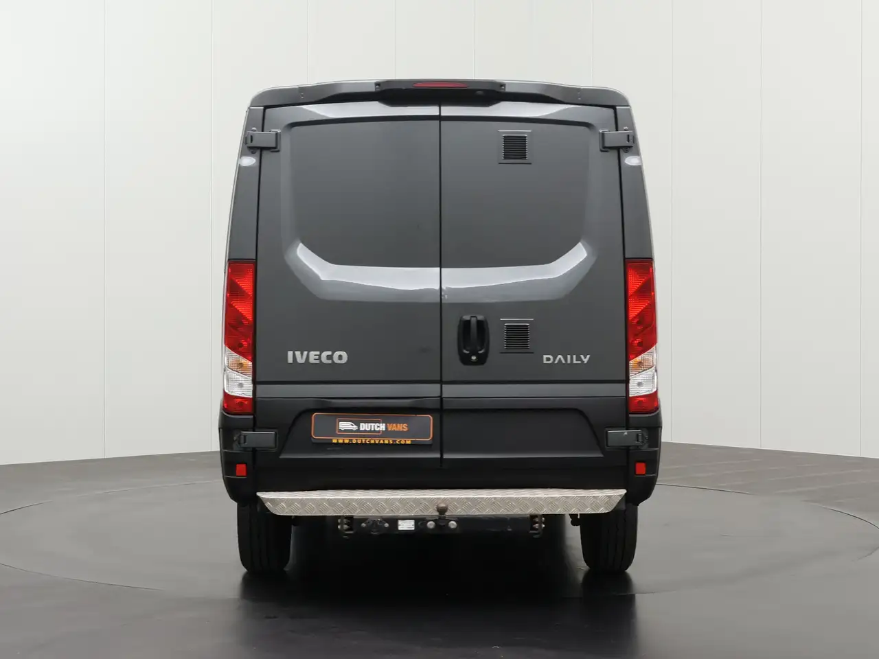 Iveco Daily 2022 — фото 11